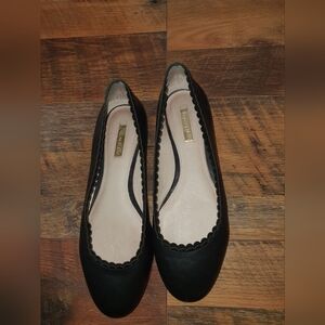 Louise et Cie Womens Size 8 Eilley Scalloped Ballet Flat Black Leather Round Toe